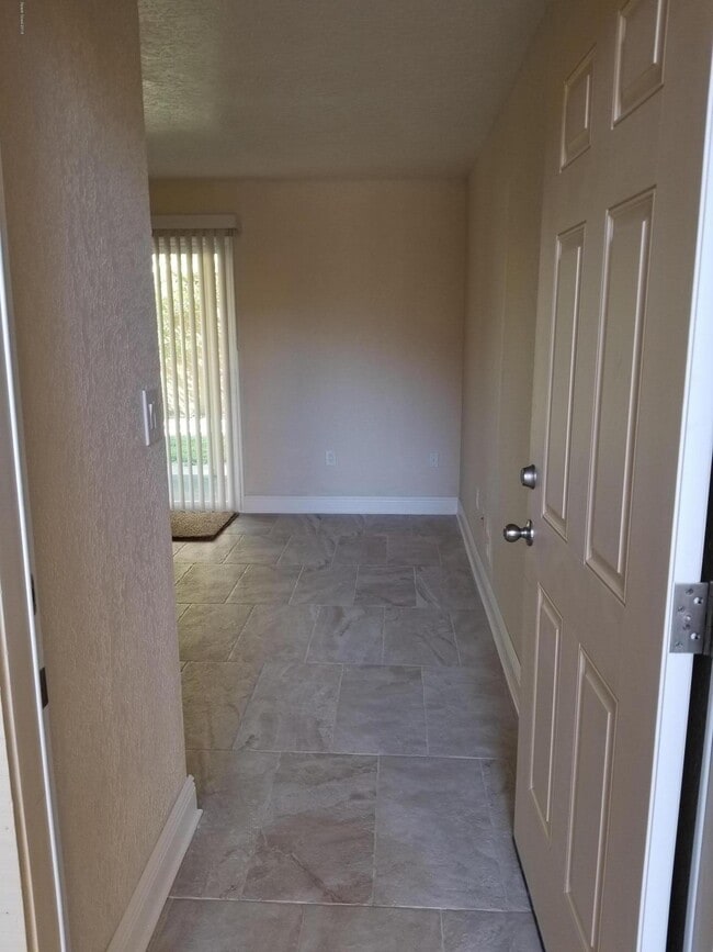 Building Photo - 182 Ulster Ln