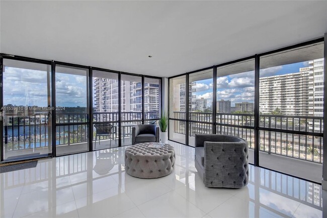 Building Photo - 2049 S Ocean Dr