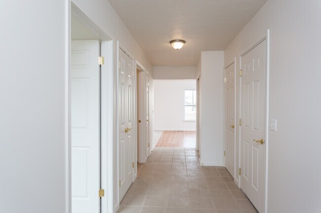 Building Photo - 47 Silverlight Wy