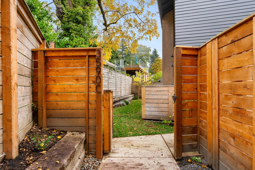 Building Photo - 3590 SW Patton Rd