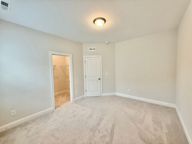 Building Photo - Remodeled 4BD, 3BA Wake Forest Home with L...