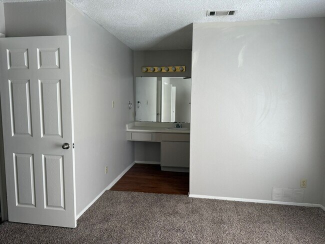 Building Photo - Vigil Properties2 (12812 Tomanet Trl)