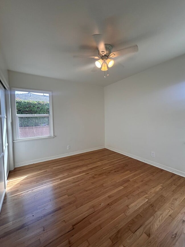 Building Photo - 13215