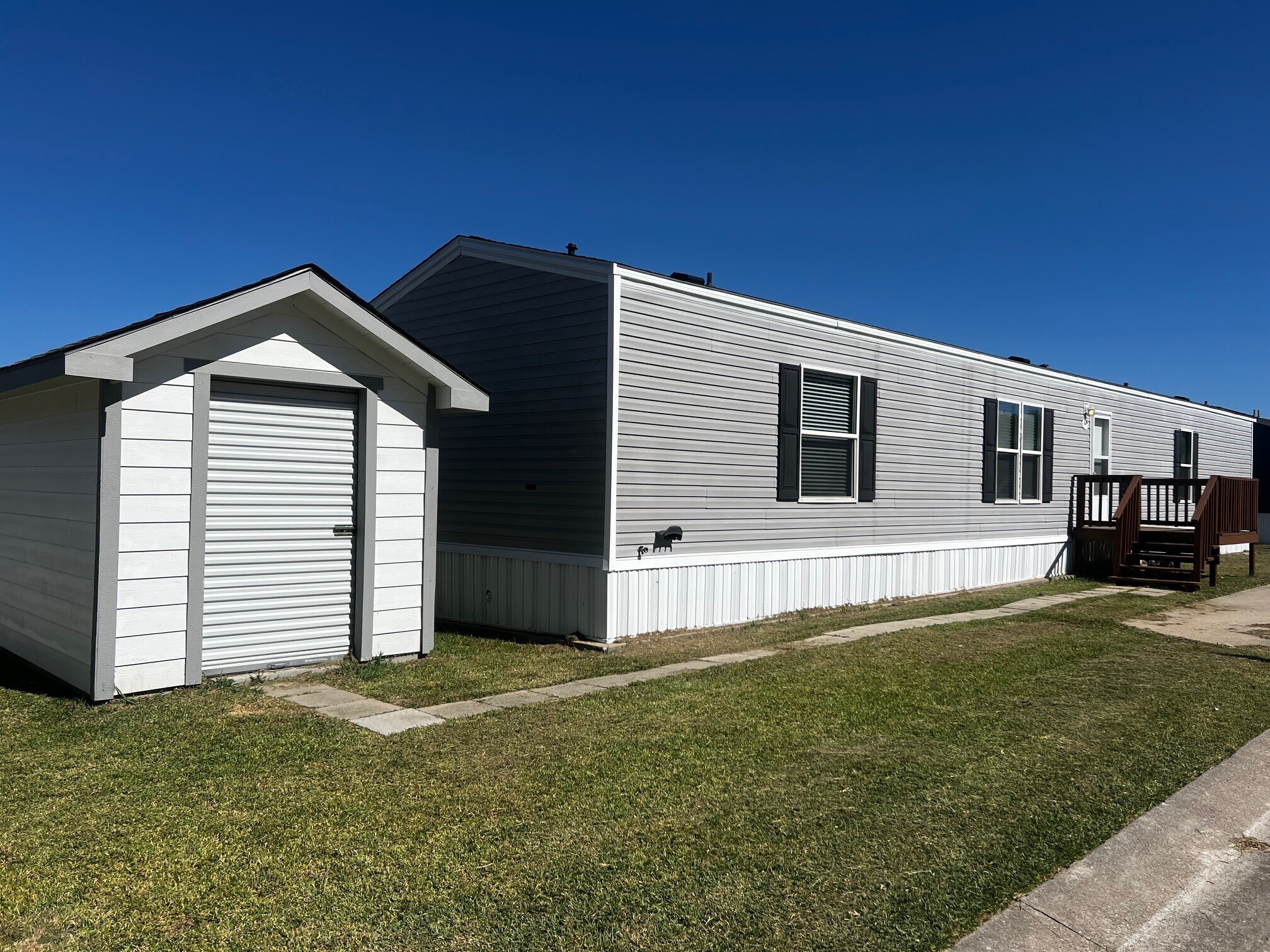 Building Photo - 709 N Collins Fwy