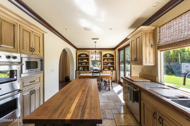 Building Photo - 4372 Via Juanita