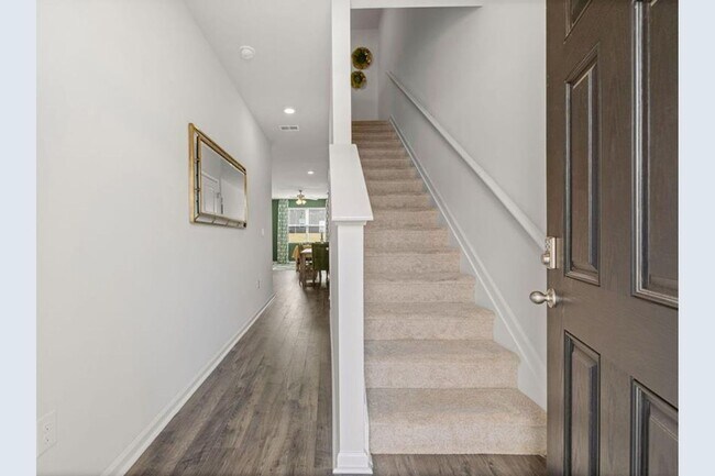 Building Photo - AIKEN TOWNHOME