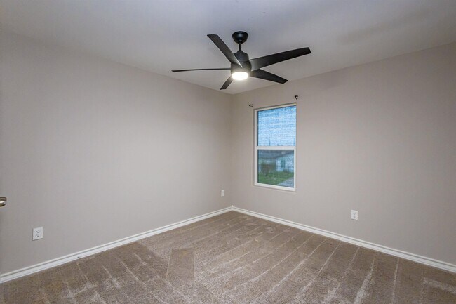 Building Photo - 2203 Durazno Ct