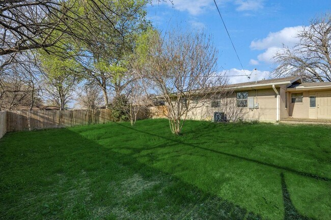 Building Photo - 4313 Bonnie Dr