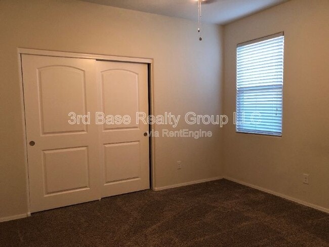 Building Photo - 29916 W Mulberry Dr