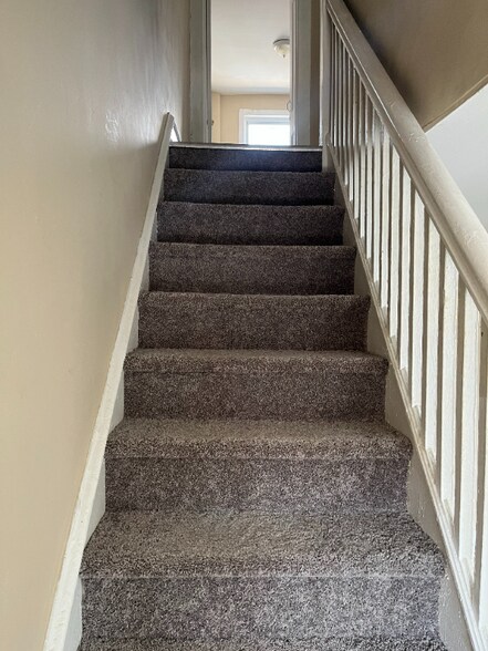 Building Photo - 1467 Lardner St