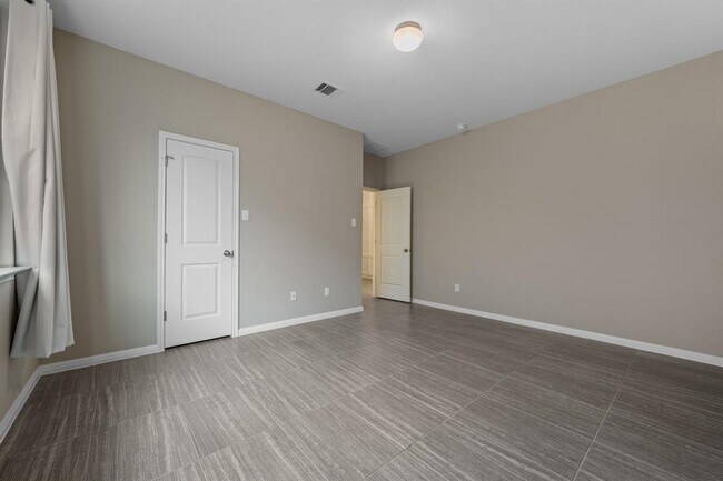 Building Photo - 604 Palmilla St