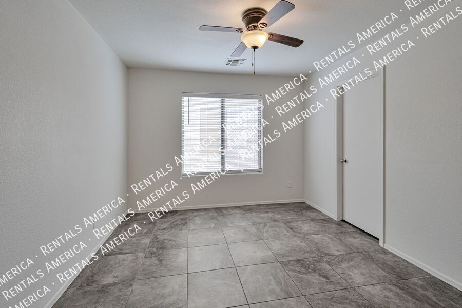 Building Photo - 757 E Cowboy Cove Trail