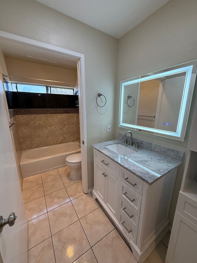 Building Photo - Beautifully upgraded 1 bed 1 bath with uti...