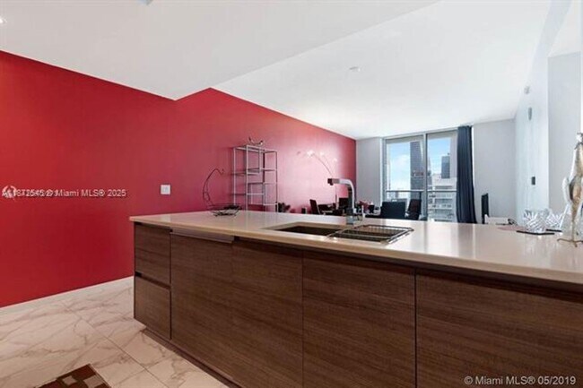 Building Photo - 1100 S Miami Ave