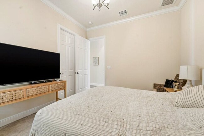 Building Photo - 851 Edgebrook Ln
