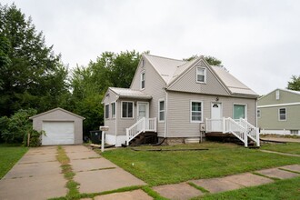 Building Photo - 1927 Olive St