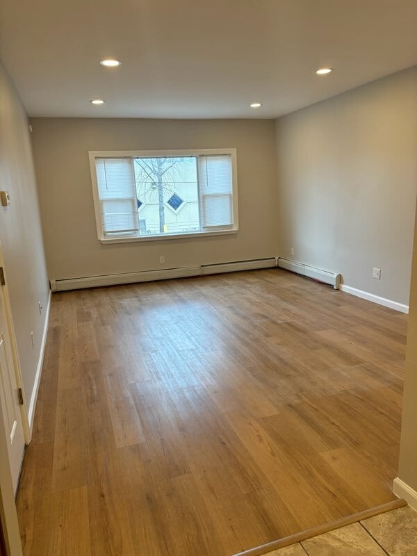 Building Photo - 46 Outwater Ln