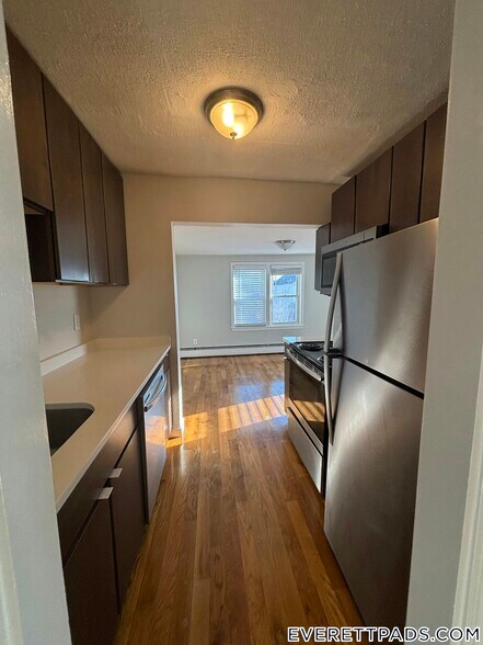 Building Photo - 55 Forest Ave