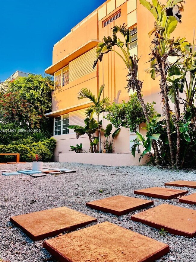 Building Photo - 1227 Euclid Ave