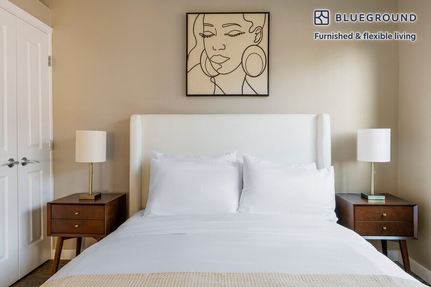 Building Photo - 10 Essex St