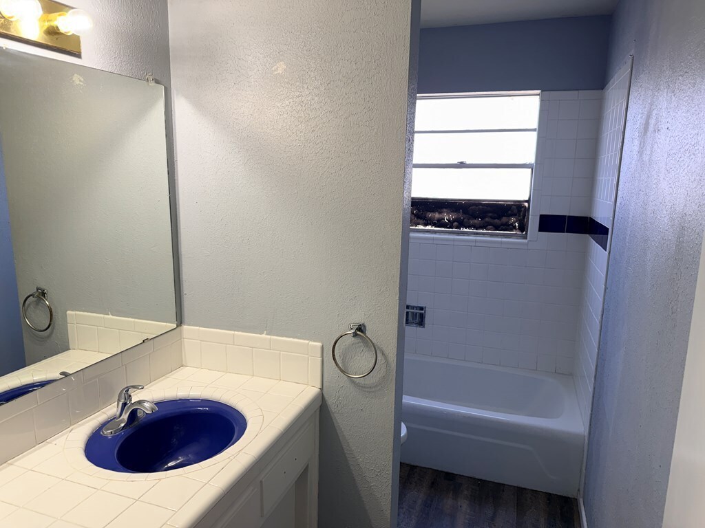 Building Photo - 4252 Candy Ln
