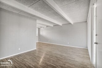 Building Photo - Beautifully Renovated 2Bdm 2Ba Apartment in Phoenix - MI Special