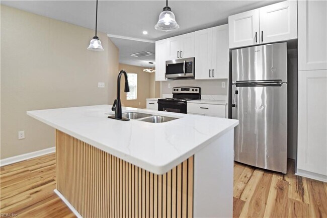 Building Photo - 6015 Arthur Ave