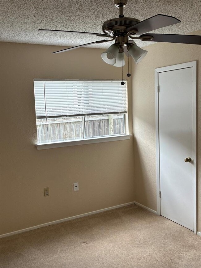 Building Photo - 12217 Mosley Ln