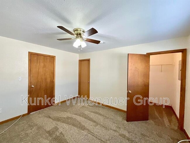 Building Photo - 2609 Sierra Dr