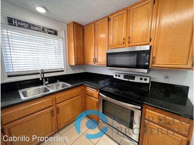 Building Photo - 3 br, 2.5 bath House - 1268 Rachel Circle