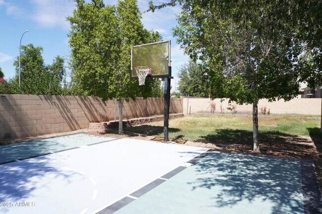 Building Photo - 6700 S Agate Way