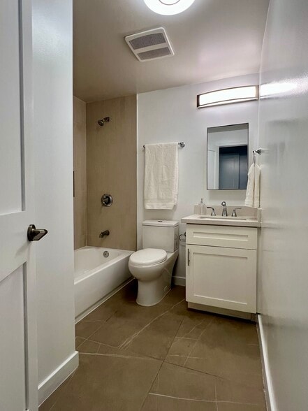 Building Photo - 1828 10th St