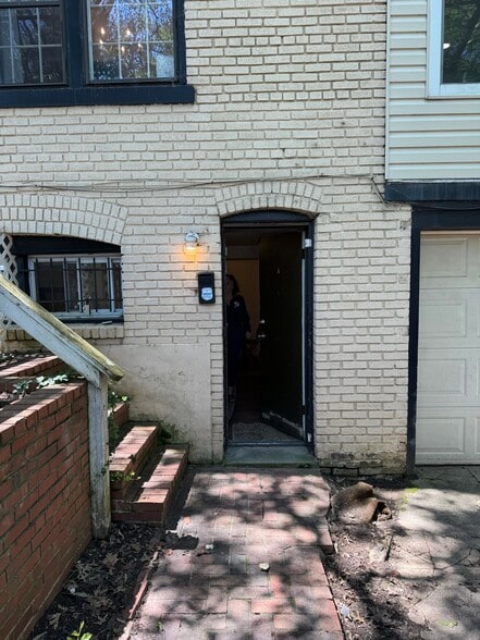 separate entrance to aparment - 1526 Potomac Ave SE
