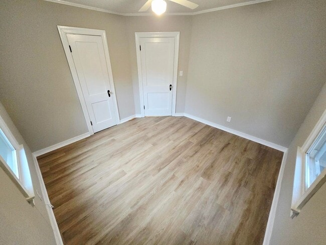 Building Photo - Newly Renovated Rental Available in Burlin...