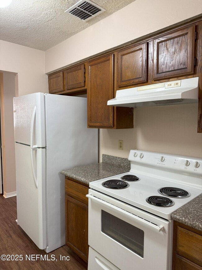 Building Photo - 460 Crabapple Ct
