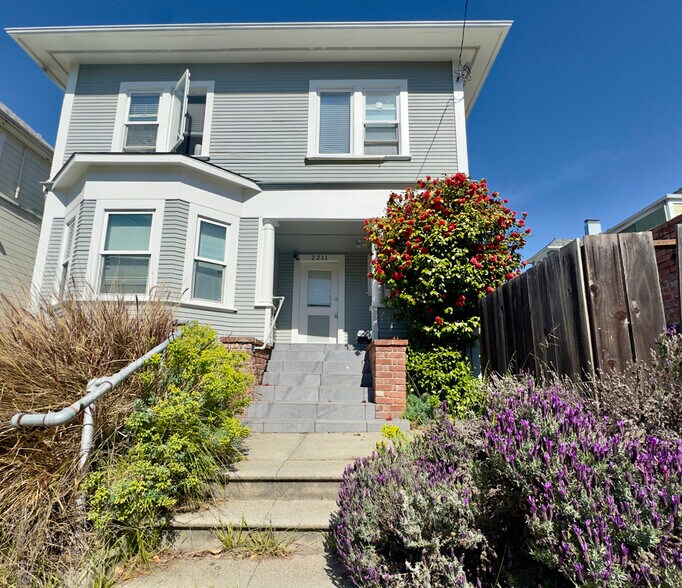 Building Photo - 2211 Haste St