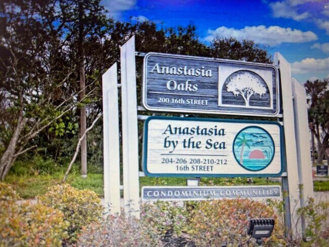 Building Photo - 204 16th St