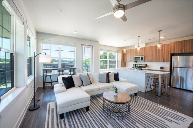 Building Photo - 2048 Bolton Dr NW