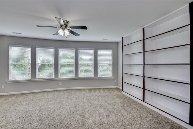 Building Photo - 314 Bella Rose Dr