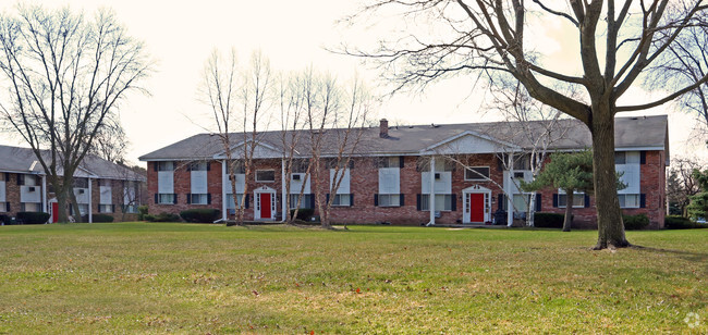 Building Photo - Applewood Village Apartments