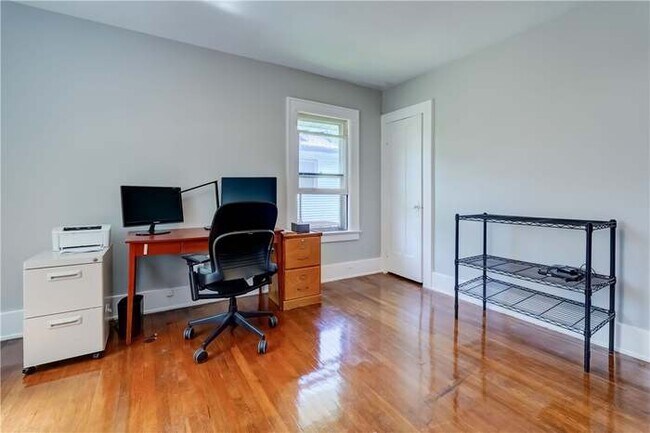 Building Photo - 144 Deerfield Dr