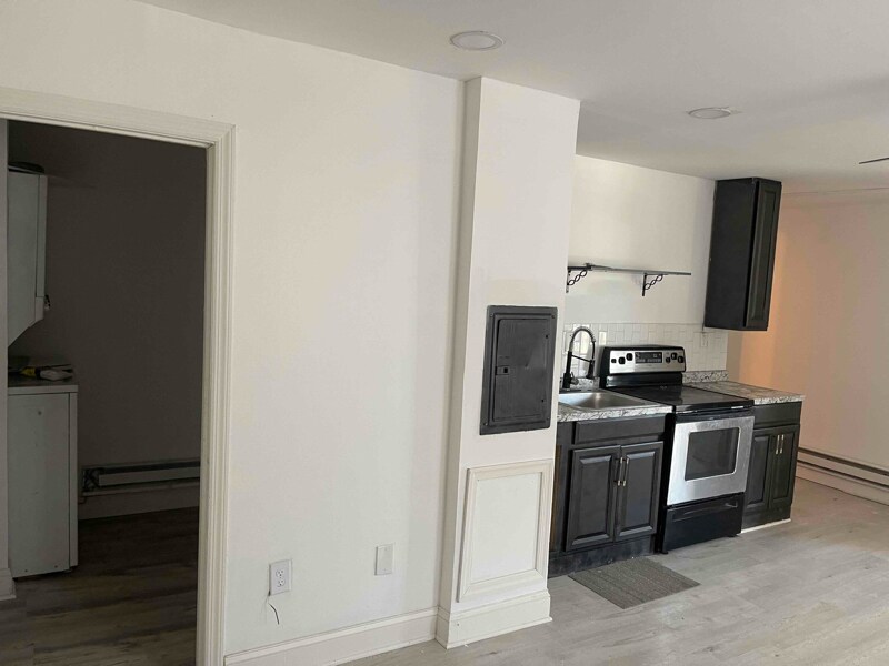 Building Photo - 916 Ridge Ave