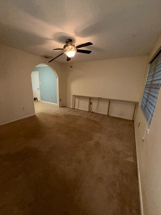 Building Photo - 106 Penrose Dr