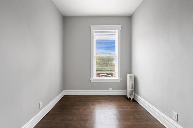 Building Photo - 1 bedroom in Chicago IL 60302