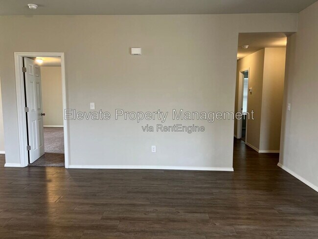 Building Photo - 1357 Dustin Dr