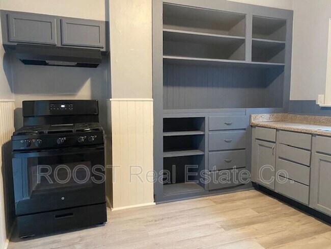 Building Photo - 105 Rockwood Ave