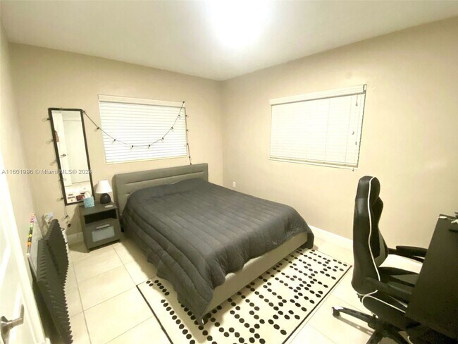 Building Photo - Southwest 77th Avenue, Pinecrest, FL 33156...