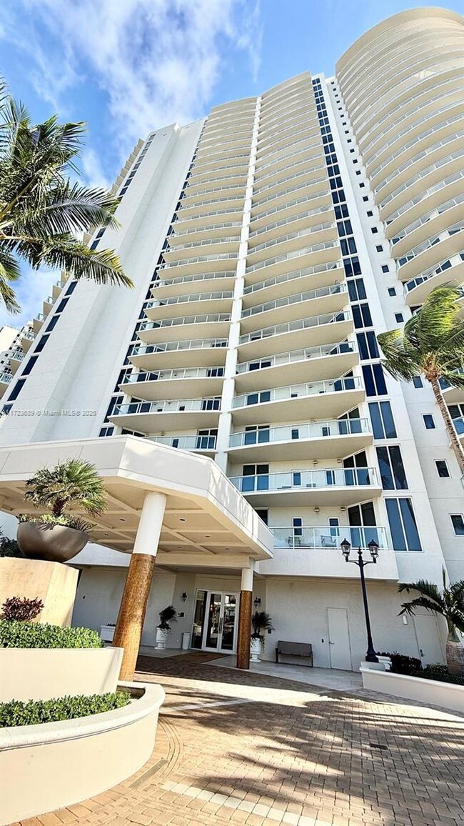 Building Photo - 2700 N Ocean Dr