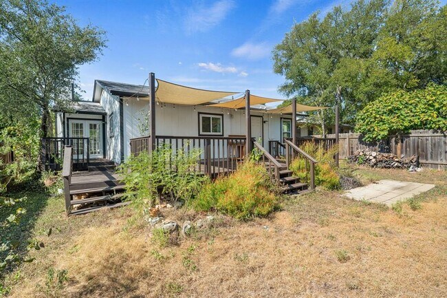 Building Photo - 4006 Alexandria Dr