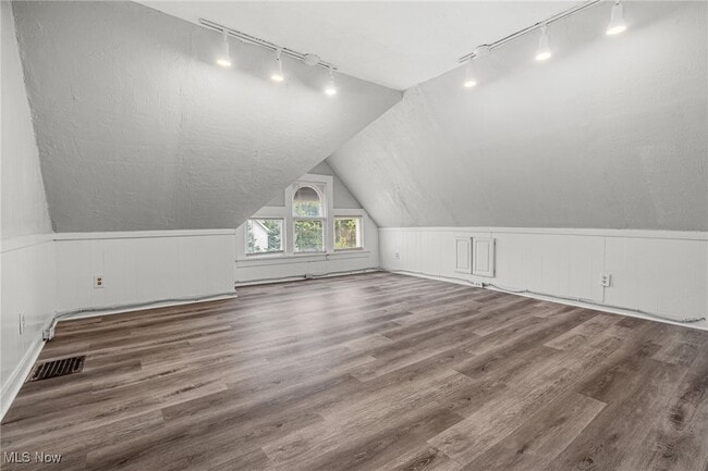 Building Photo - 1018 9th St NW